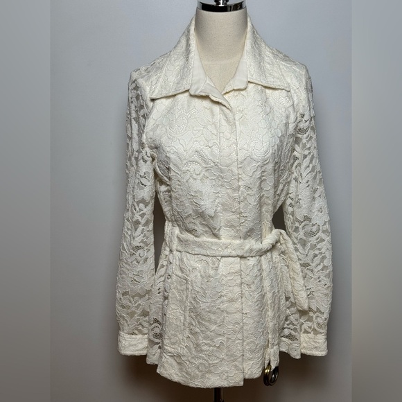 Alexis Ivory Lace Two-Piece Pant Suit – Size M - Picture 2 of 15